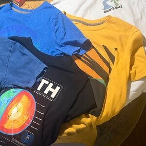 Kids lot of 6 graphic tees